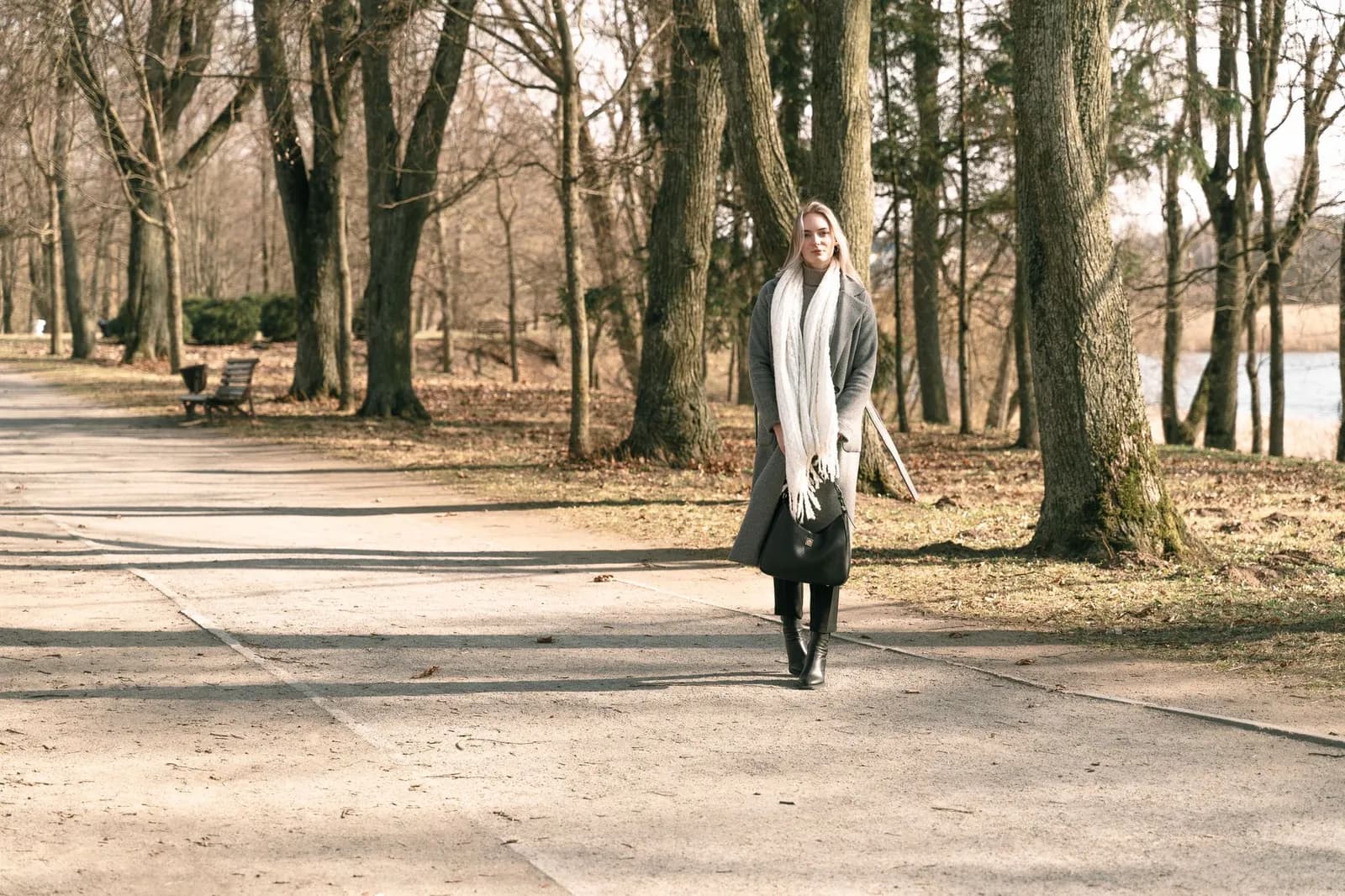 Mỗi Ngày Đi Bộ Bao Nhiêu Bước Là Đủ? Nghiên Cứu Mới Nói 7.000 Bước — Không Phải 10.000